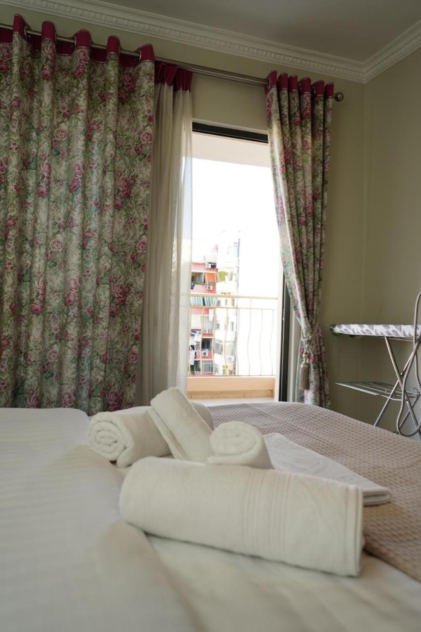 New Bazaar Bliss Apartment Tirana Exterior foto